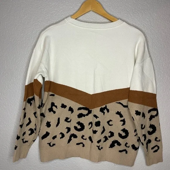 Women’s Leopard Print Sweater Size Medium - Picture 2 of 5